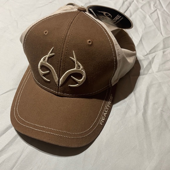 Realtree Other - NWT real tree hat.